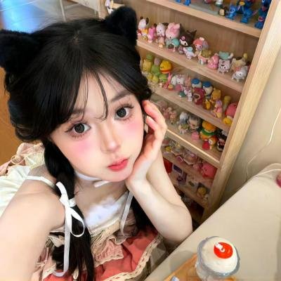 储物柜女孩